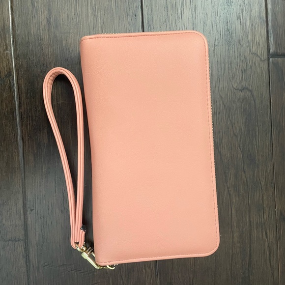 Steve Madden- Zip Around Wallet Wristlet - Picture 2 of 4